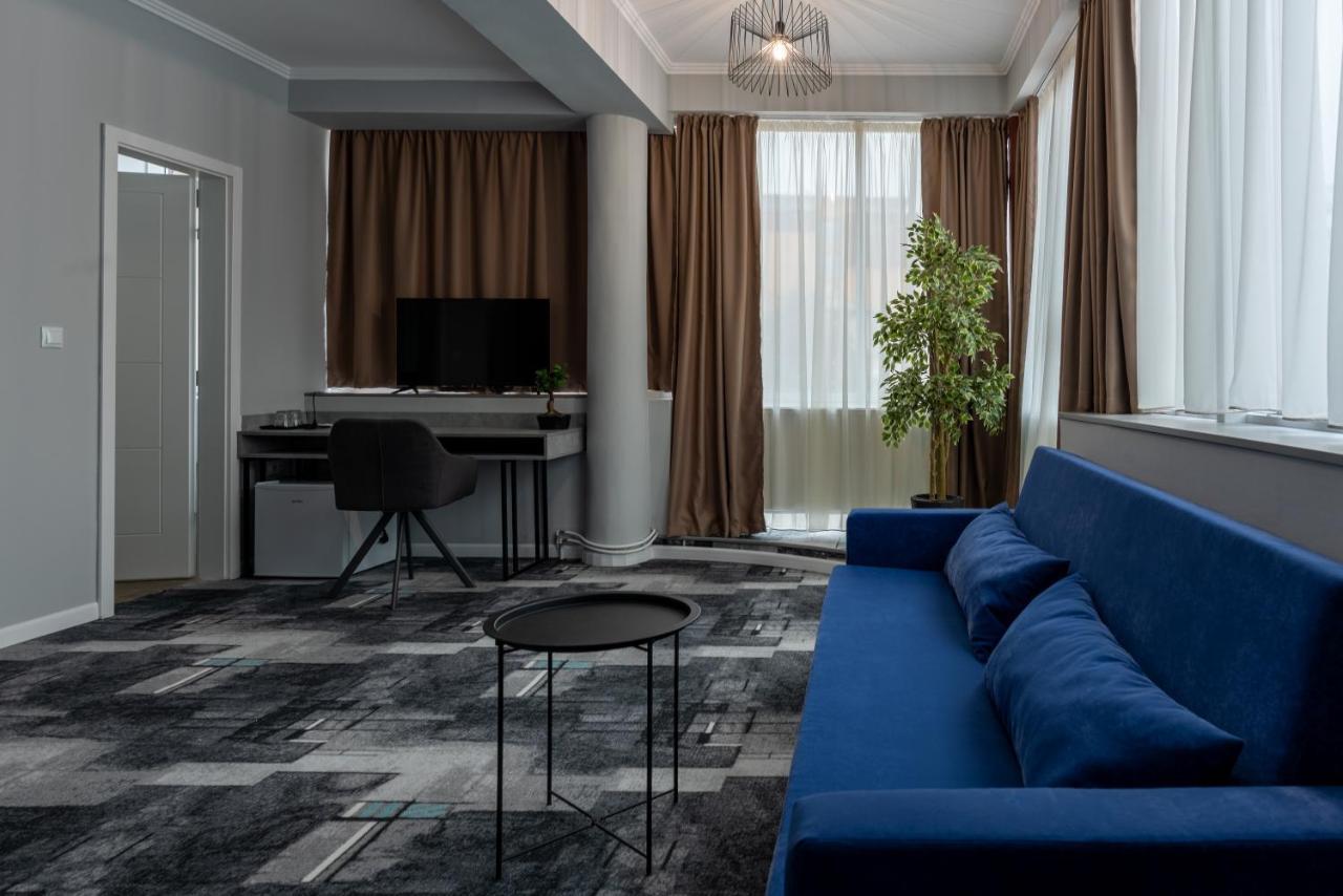 Hotel PASO Cluj-Napoca Buitenkant foto